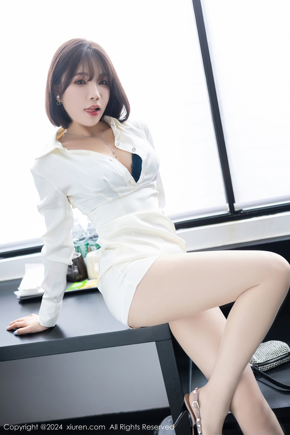 [秀人网] 2024.08.02 NO.8963 徐莉芝Booty 白色连衣短裙[88P/725MB] 第1张