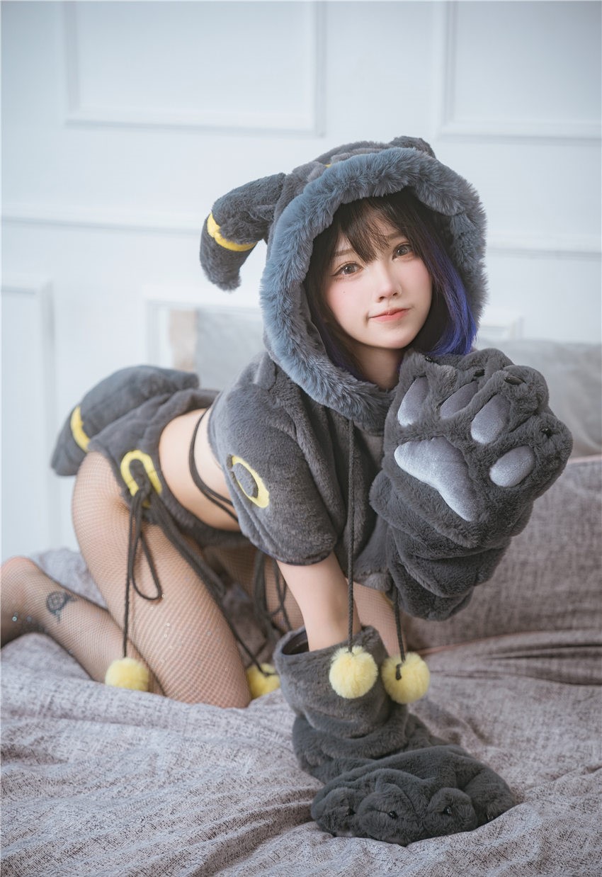 狐洛洛子 月之伊布 [45P-571MB] 第1张