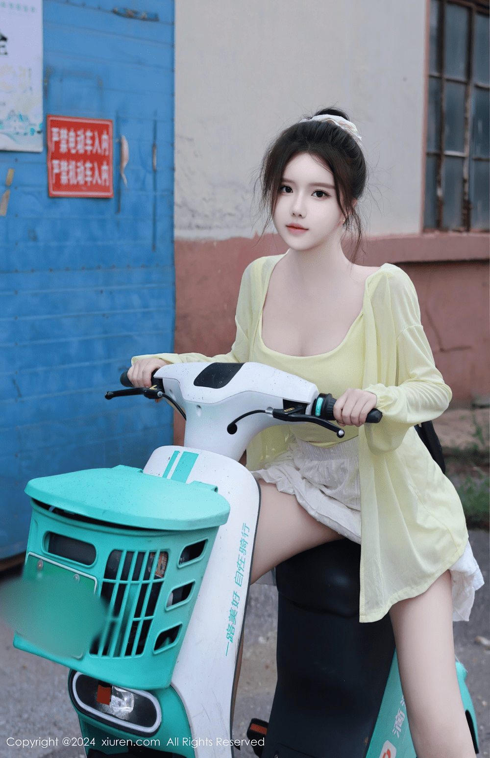 [秀人网] 2024.08.16 NO.9024 小薯条nienie 共享电动车[90P/875MB] 第1张