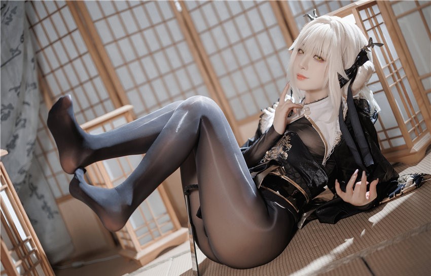 封疆疆v NIKKE 白兔布兰儿 和服 [40P-481MB] 第2张