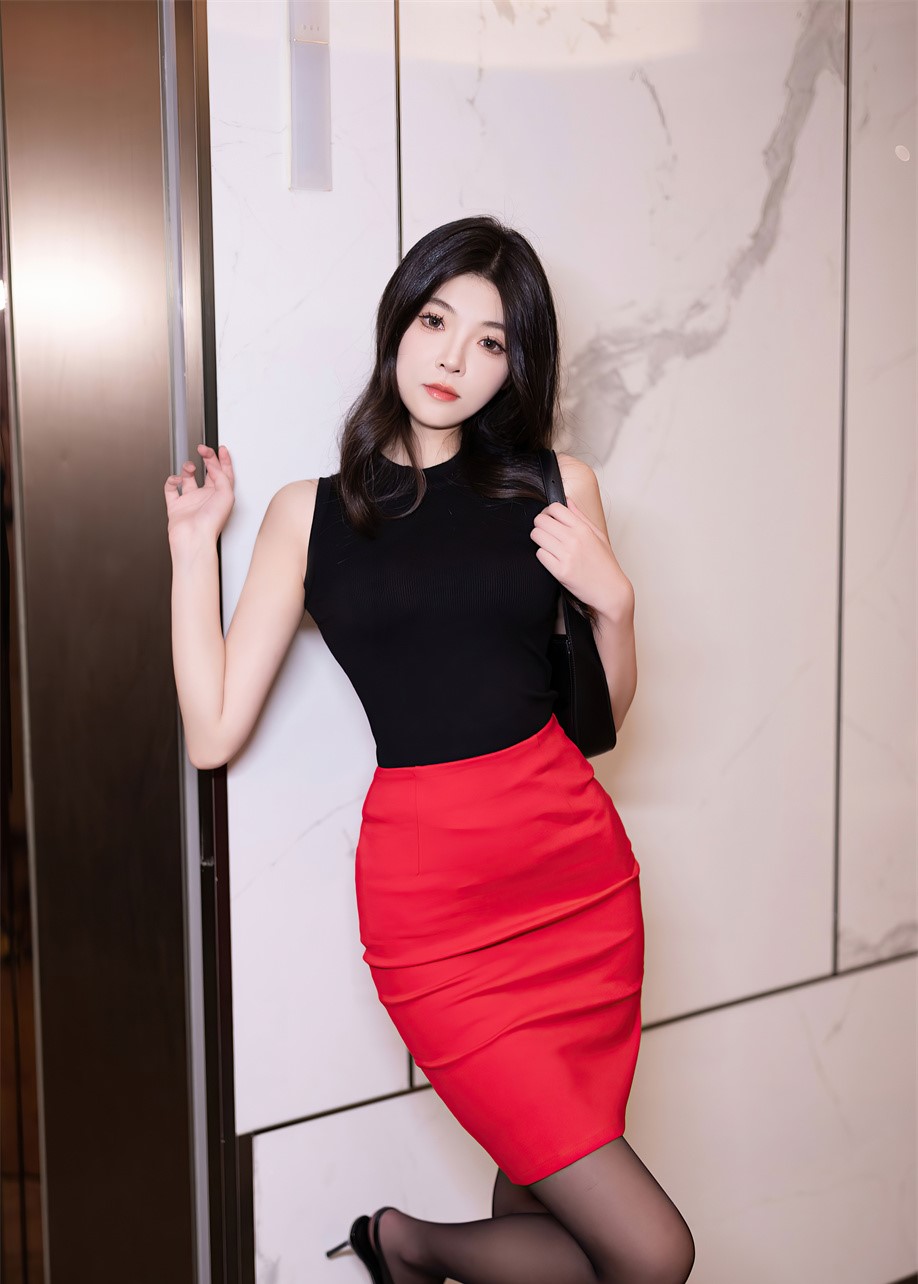 [秀人网] 2024.09.18 NO.9169 初梦瑶 红色短裙[81P/670MB] 第1张