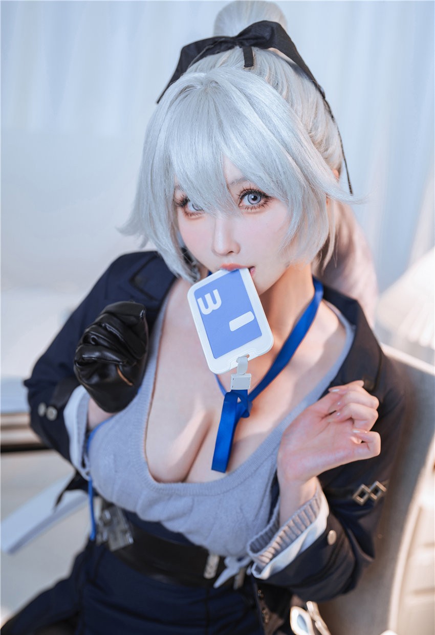 rioko凉凉子 布洛妮娅OL 大鸭鸭 [50P12V-896MB] 第1张