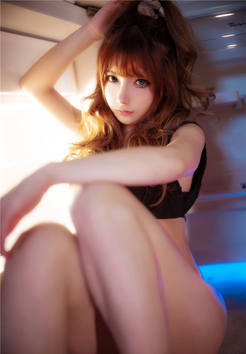 是三不是世w 高马尾 [18P-229MB] 第4张