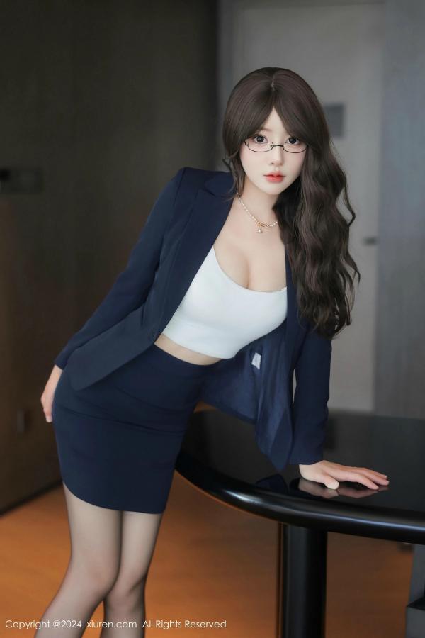 [秀人网] 2024.11.22 NO.9486 桃妖夭 OL服饰[81P/648MB] 第1张