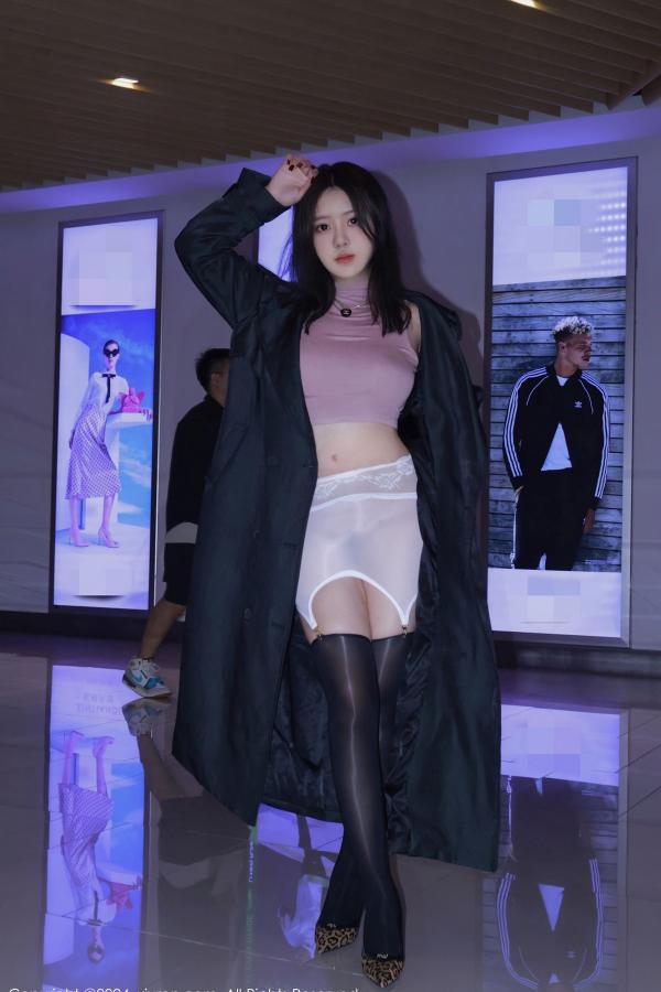 [秀人网] 2024.11.22 NO.9489 小薯条nienie 黑色外套[85P/855MB] 第1张