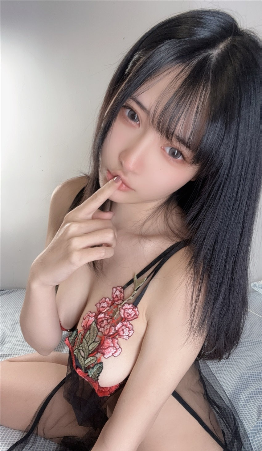 糖果果Candy 舰长图 红花 [33P-57.0MB] 第1张