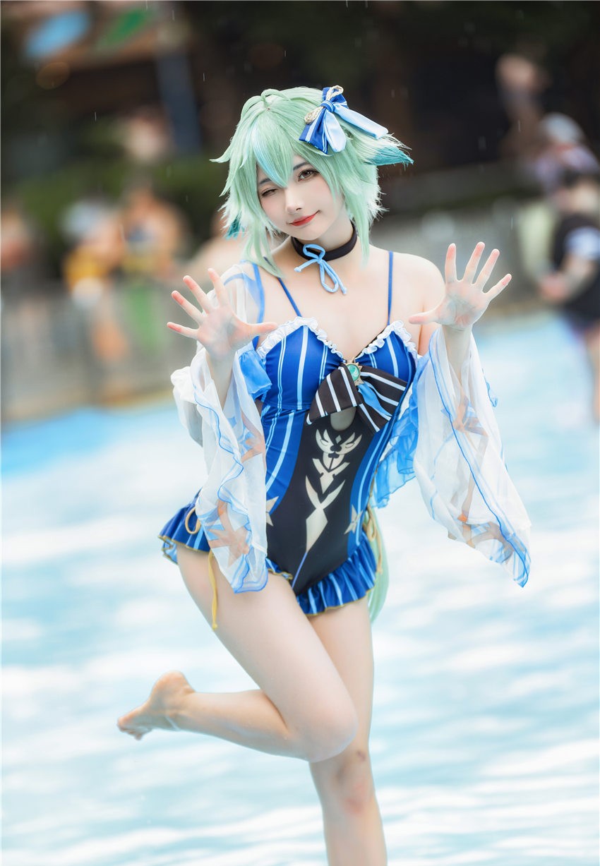 是三不是世w 砂糖泳装 [44P-129MB] 第2张