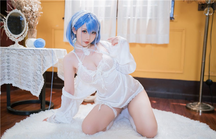 面饼仙儿 恰巴耶夫睡衣 [43P-413MB] 第1张