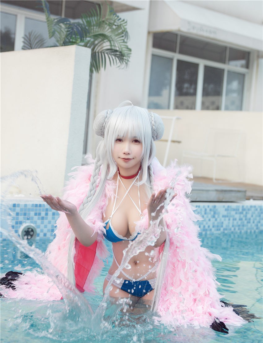 麻花酱 可畏泳装+女仆 [30P-306MB] 第4张