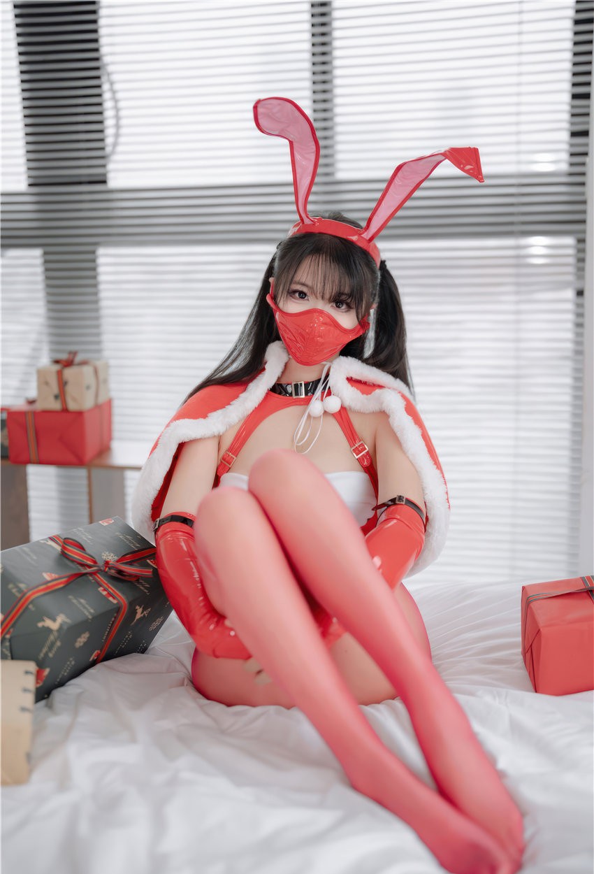 轩萧学姐 2024圣诞红丝兔女郎 [45P-281MB] 第3张