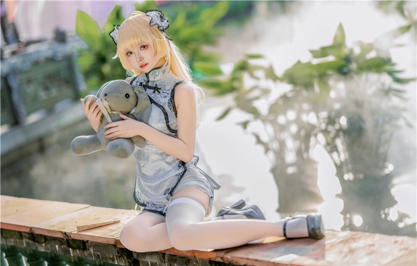 大大卷卷小卷 穹妹旗袍 [22P-119MB] 第1张