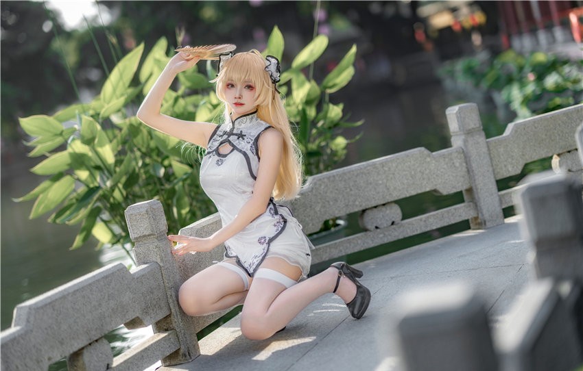 大大卷卷小卷 穹妹旗袍 [22P-119MB] 第2张