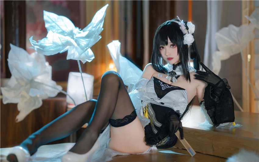 大大卷卷小卷 碧蓝航线 镇海原皮 [24P-187MB] 第1张