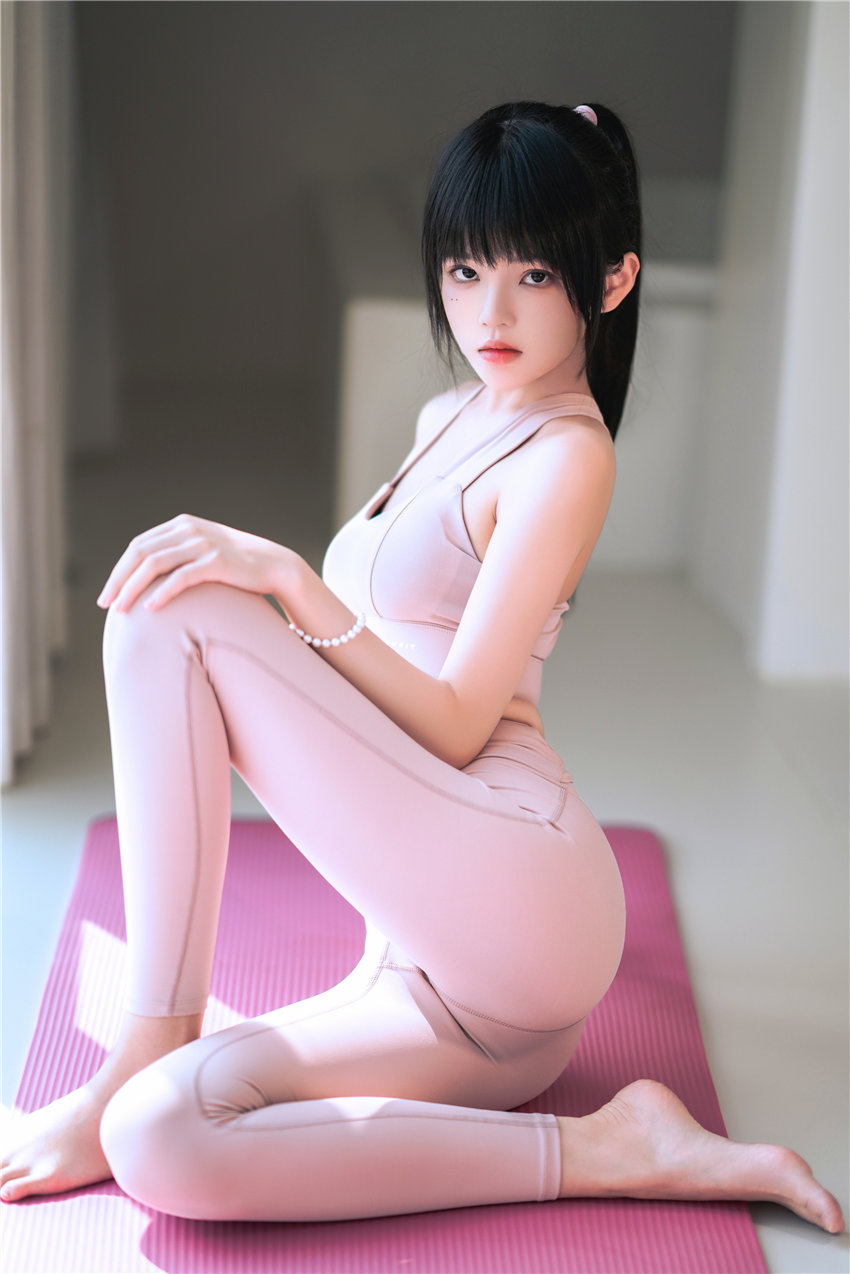 桜桃喵 粉嫩瑜伽服[45P-282MB] 第1张