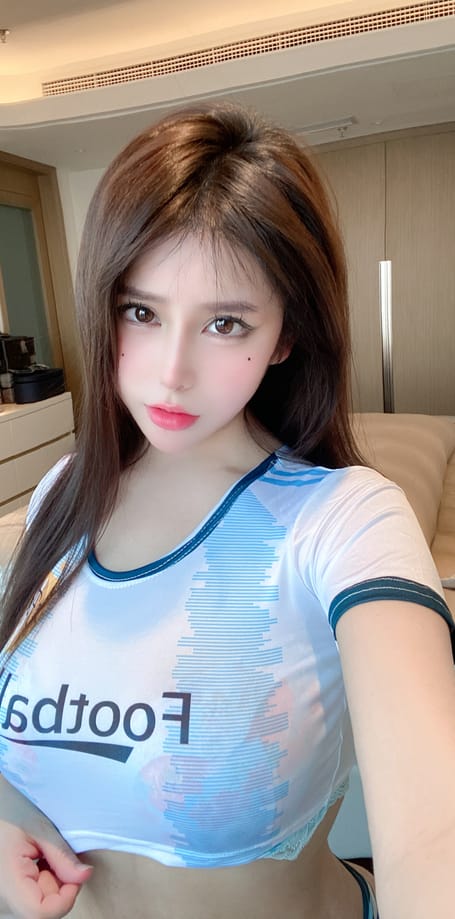 【微密】奔跑的晶螺儿-足球杯能有我好看么？ [33P1V-147M] 第1张