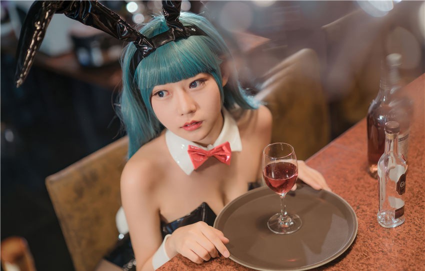 香草喵露露 七龙珠 布玛 兔女郎 [30P-222M] 第1张
