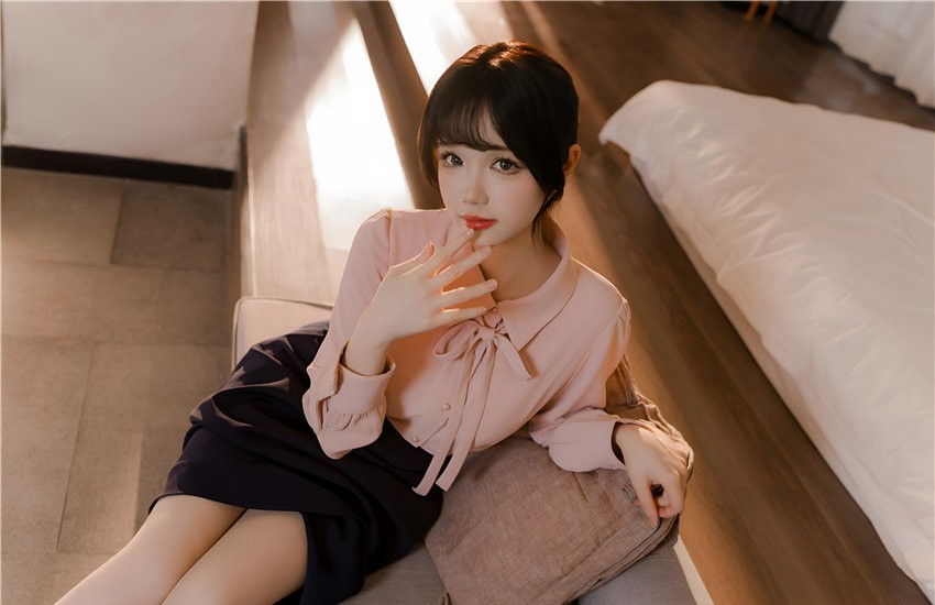 雪晴Astra 肉丝通勤OL [71P1V-1.37G] 第2张