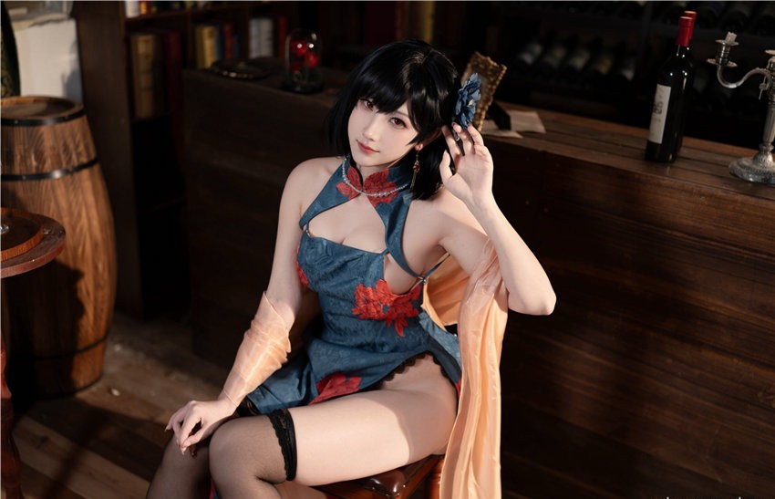 梓猫 25年4月舰长图 [36P-121MB] 第2张