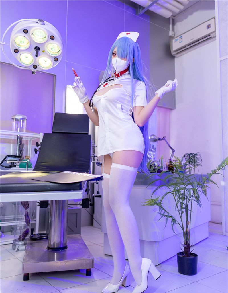 小和甜酒 伏罗希洛夫护士[25P2V-233M] 第2张