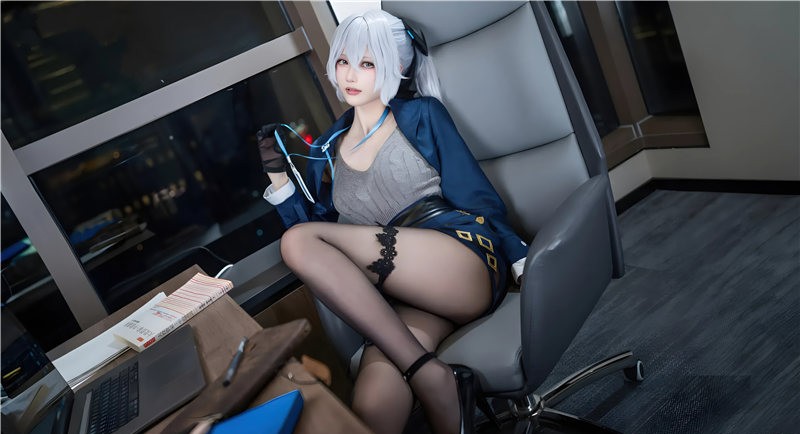 花兮_honoka 布洛妮娅大鸭鸭 [10P-44MB] 第2张