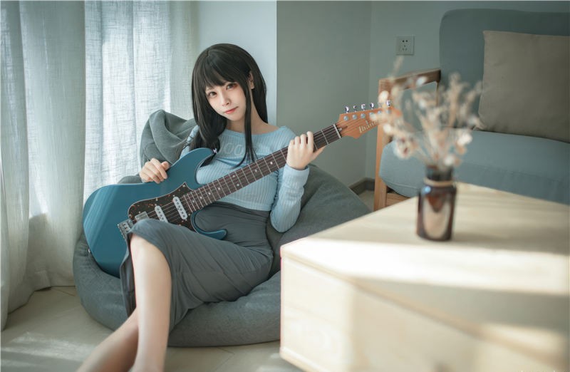 三無人型 吉他妹妹[24P-224M] 第1张