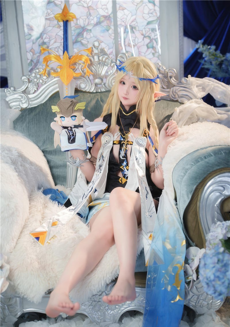 Seele麦麦 菲比&卡提希娅的蓝色花海物语[96P-315M] 第3张