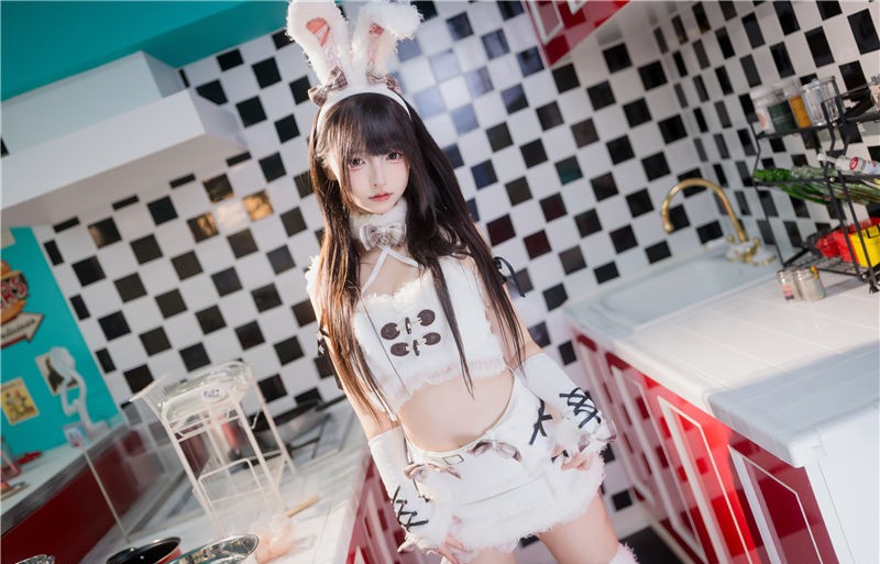 神楽坂真冬 毛绒白兔 [75P2V-318MB] 第2张