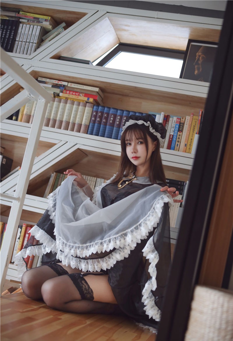 亚马逊鲶鱼 黑色透明女仆 [33P-432MB] 第2张