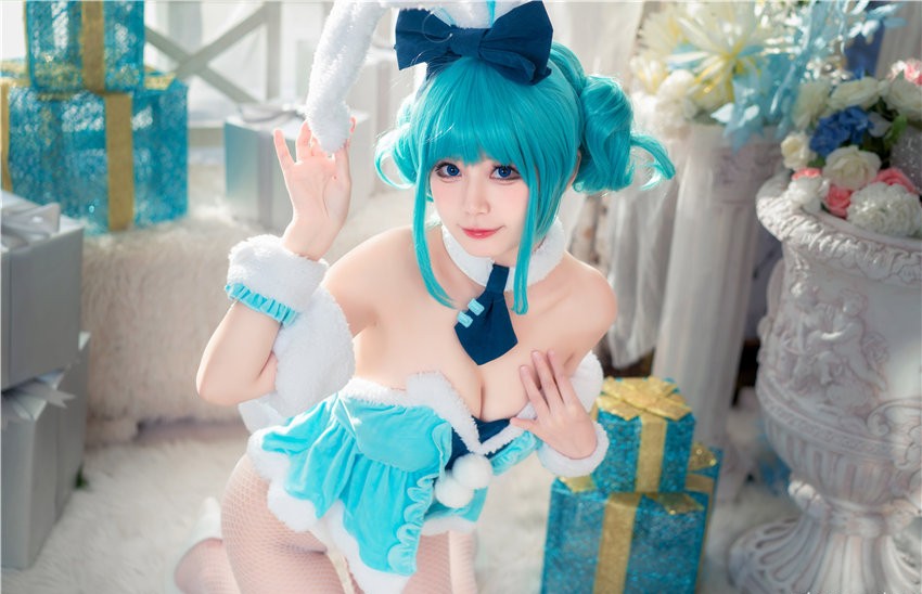 猫大人 初音白兔 [24P-280M] 第1张