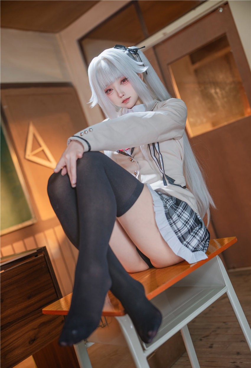 大大卷卷小卷 美少女万华镜 校服 [29P-154M] 第1张