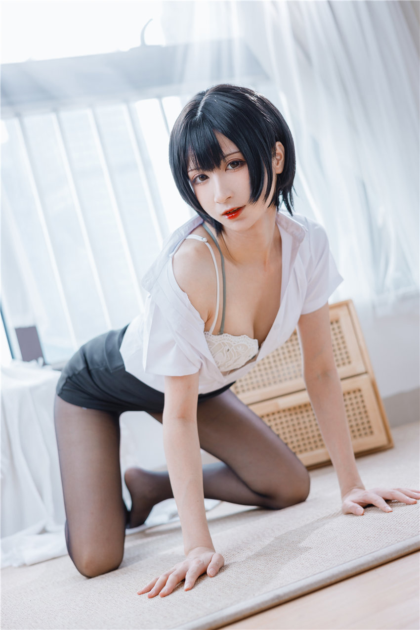 贝儿酱Miki OL装 [31P-289MB] 第1张