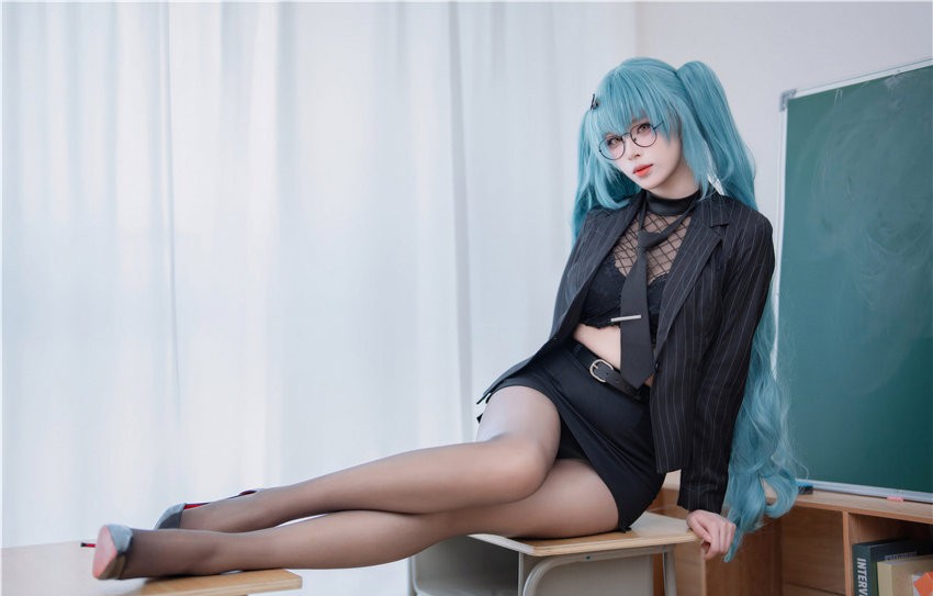 轩萧学姐 Nikke胜利女神 普丽瓦蒂·严厉教诲 [105P1V-1.3GB] 第1张
