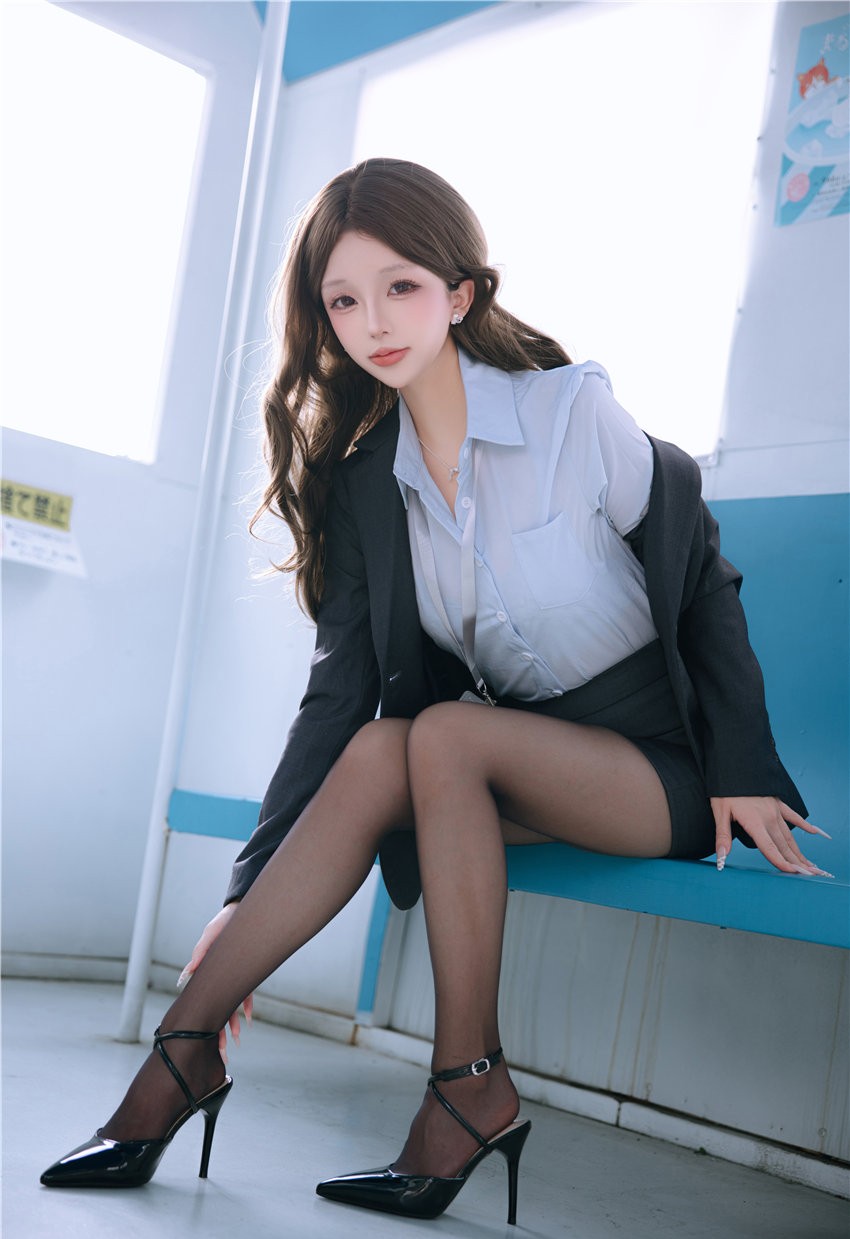 日奈娇 电车上班族 [242P4V-1.6GB] 第1张