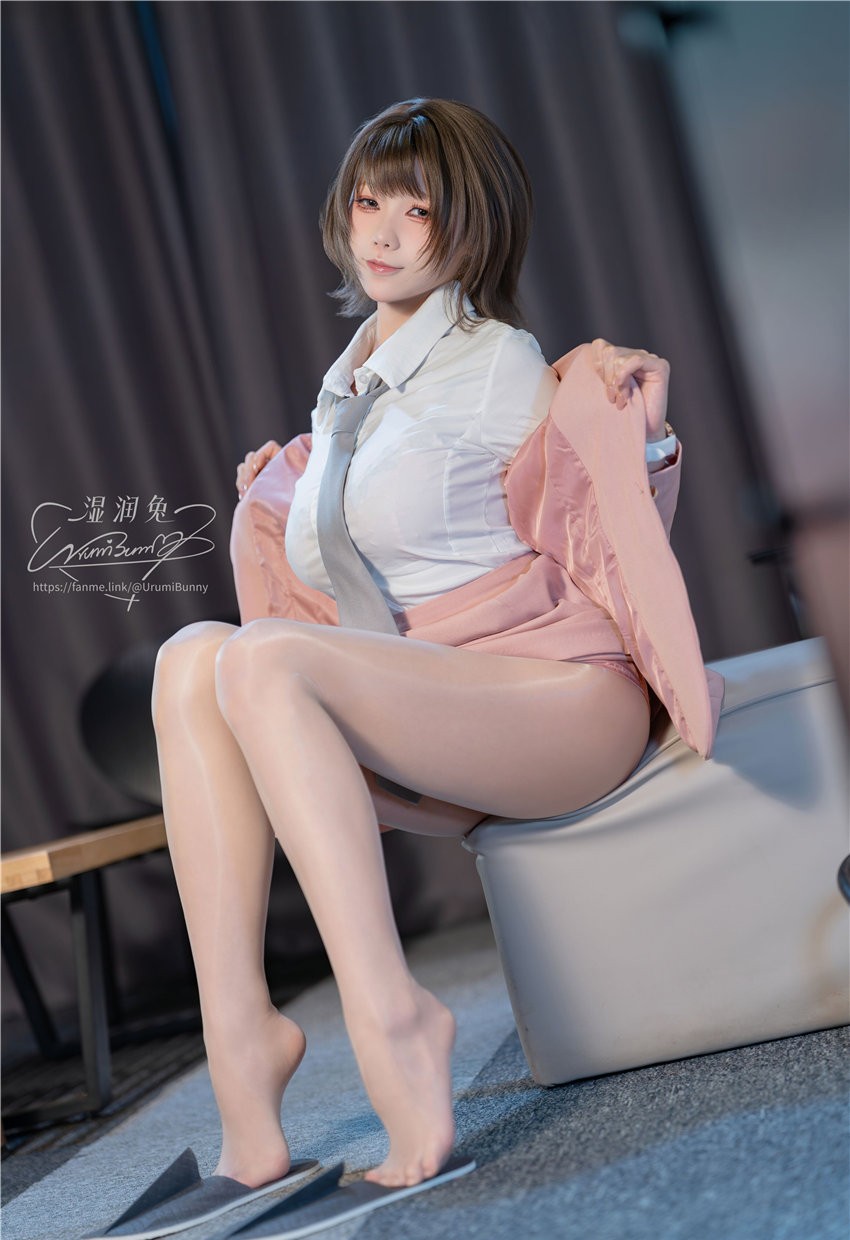 咬一口兔娘 职场新人无惨 下篇 [118P1V-1.02GB] 第2张